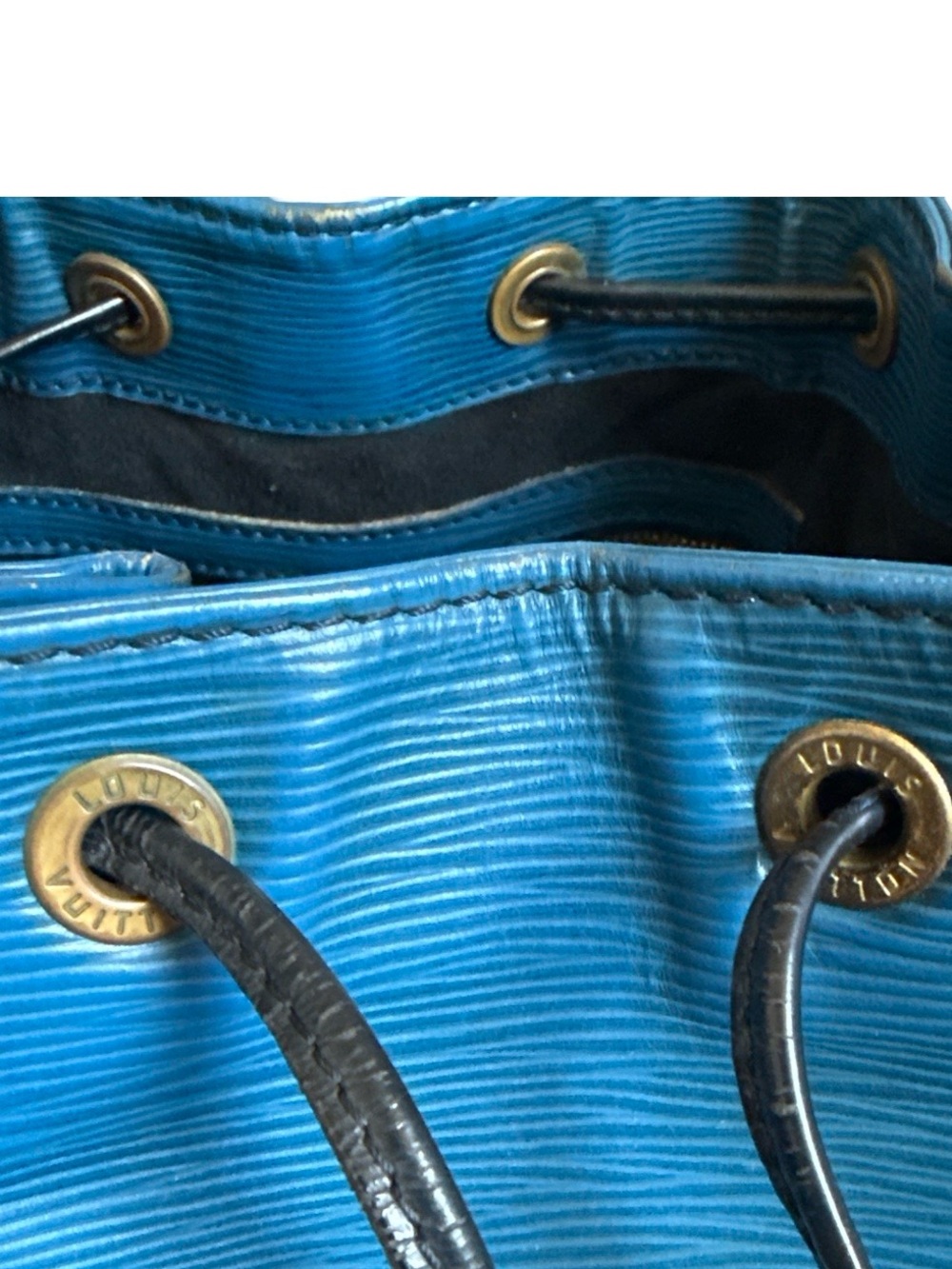 Louis Vuitton Blue Epi Noe Leather Crossbody with Black Trim - Picture 8 of 16